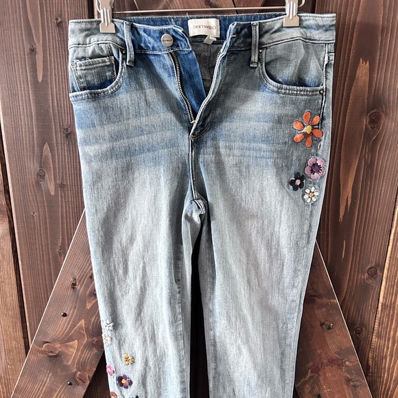 DRIFTWOOD Denim - DRIFTWOOD Light Blue Jeans with Floral Embroidery